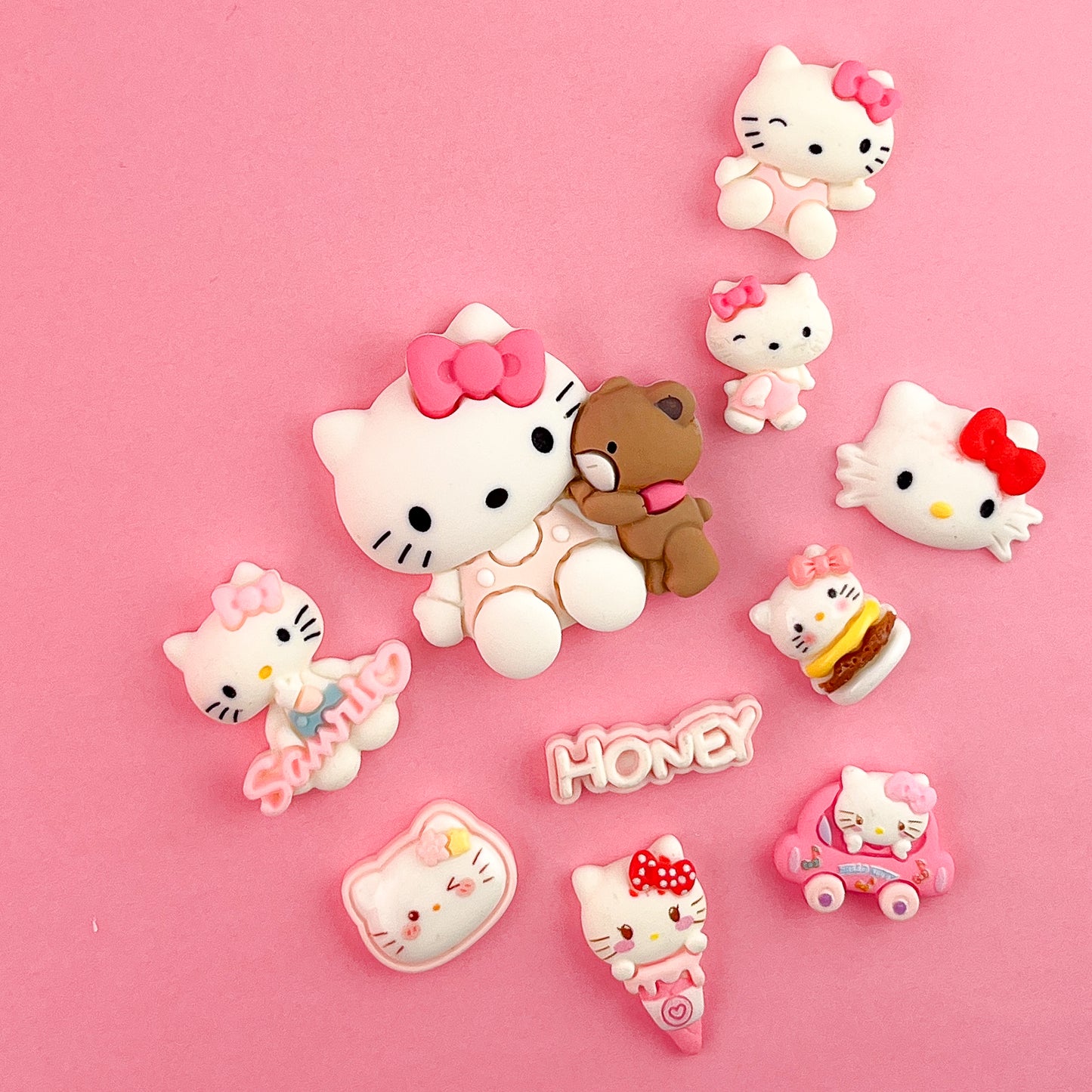 Kit 10 charms Hello Kitty avec XL