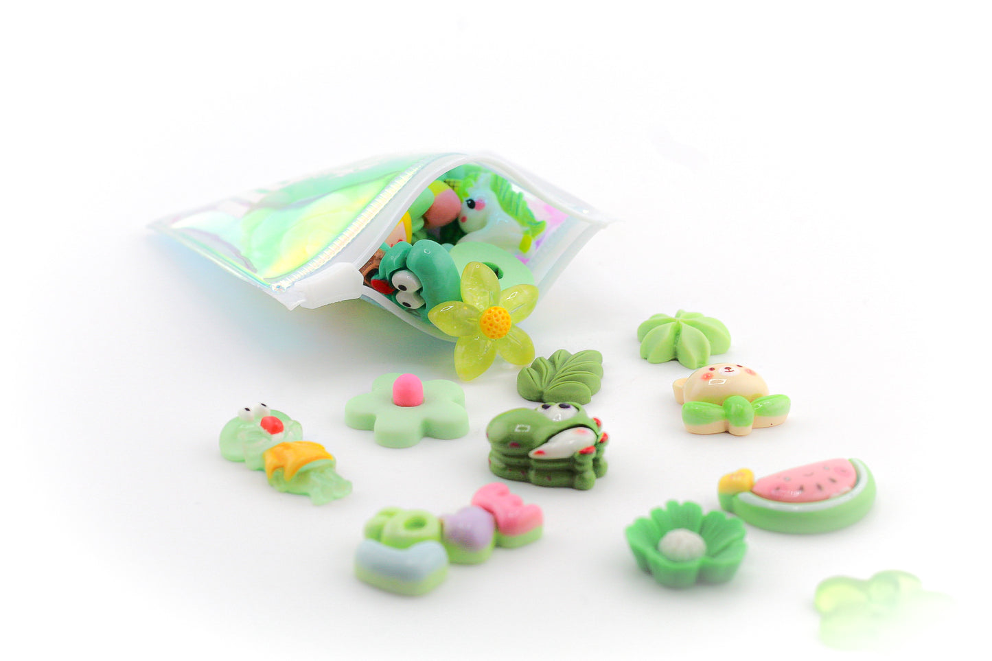 Sachet de charms mix verts kawaii pour créations DIY