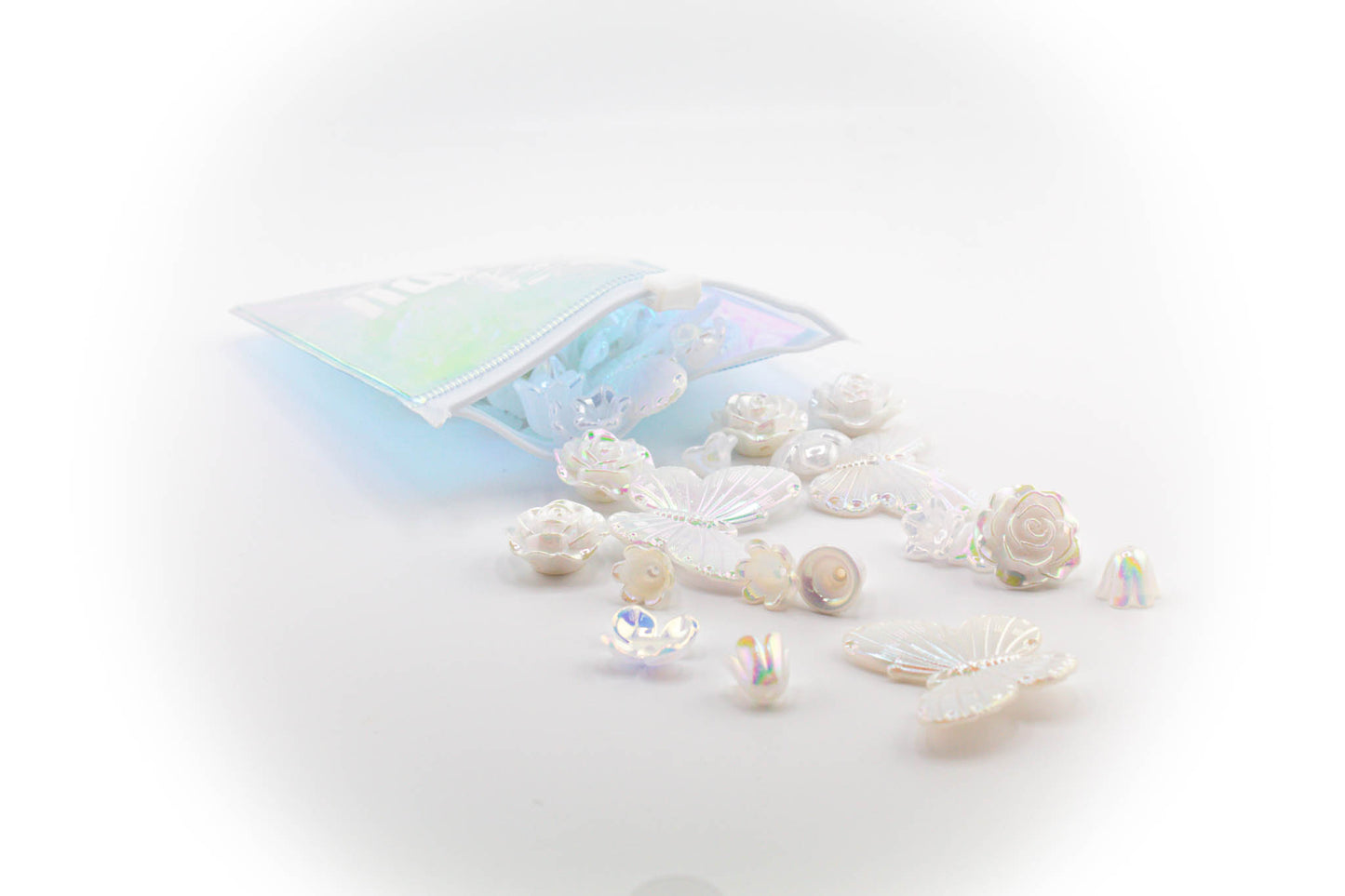Sachet de charms mix nacré blanc – accessoires DIY pastel et élégants
