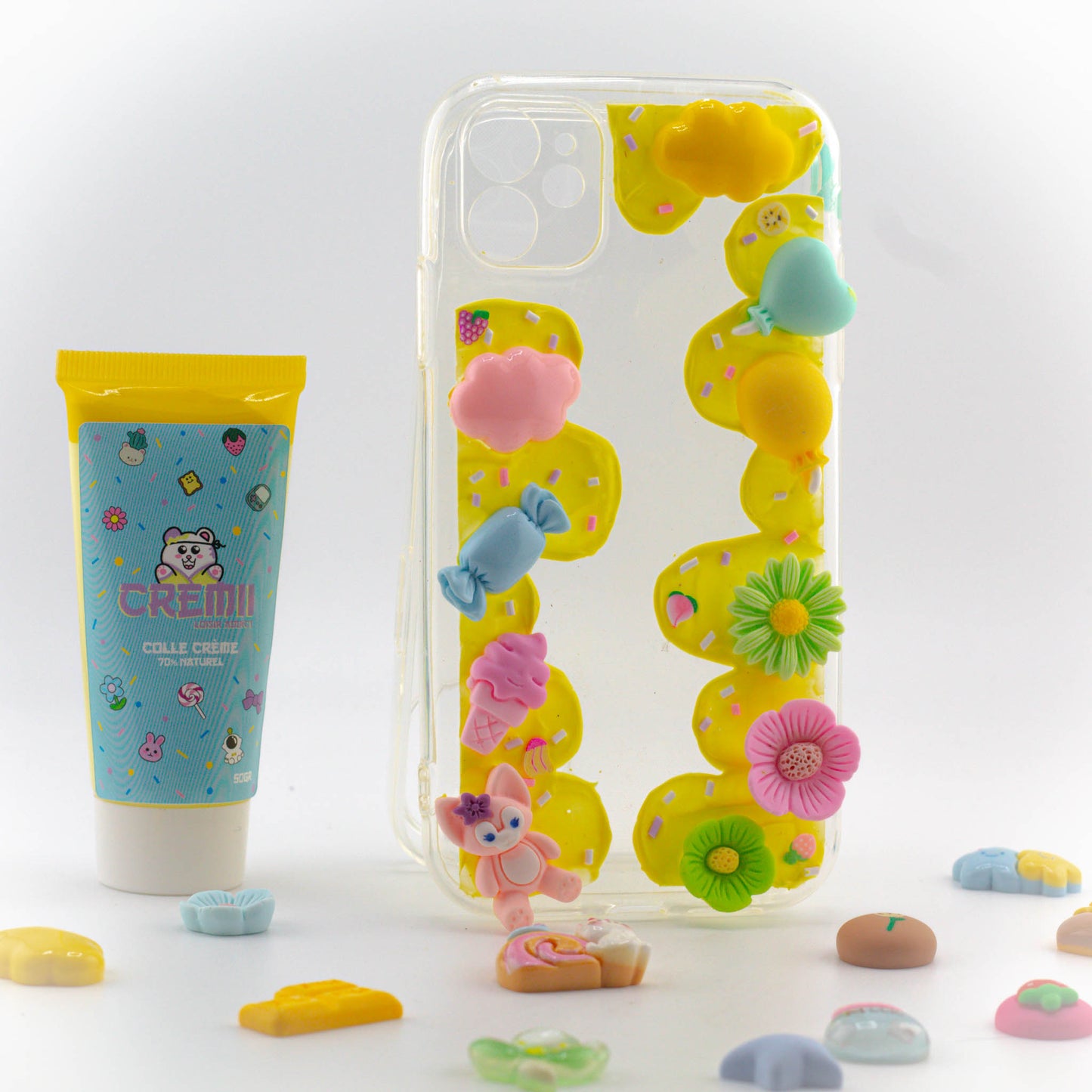 Kit coque personnalisée floral – thème fleurs kawaii, crème douce parfumée et décoration DIY pour téléphone
