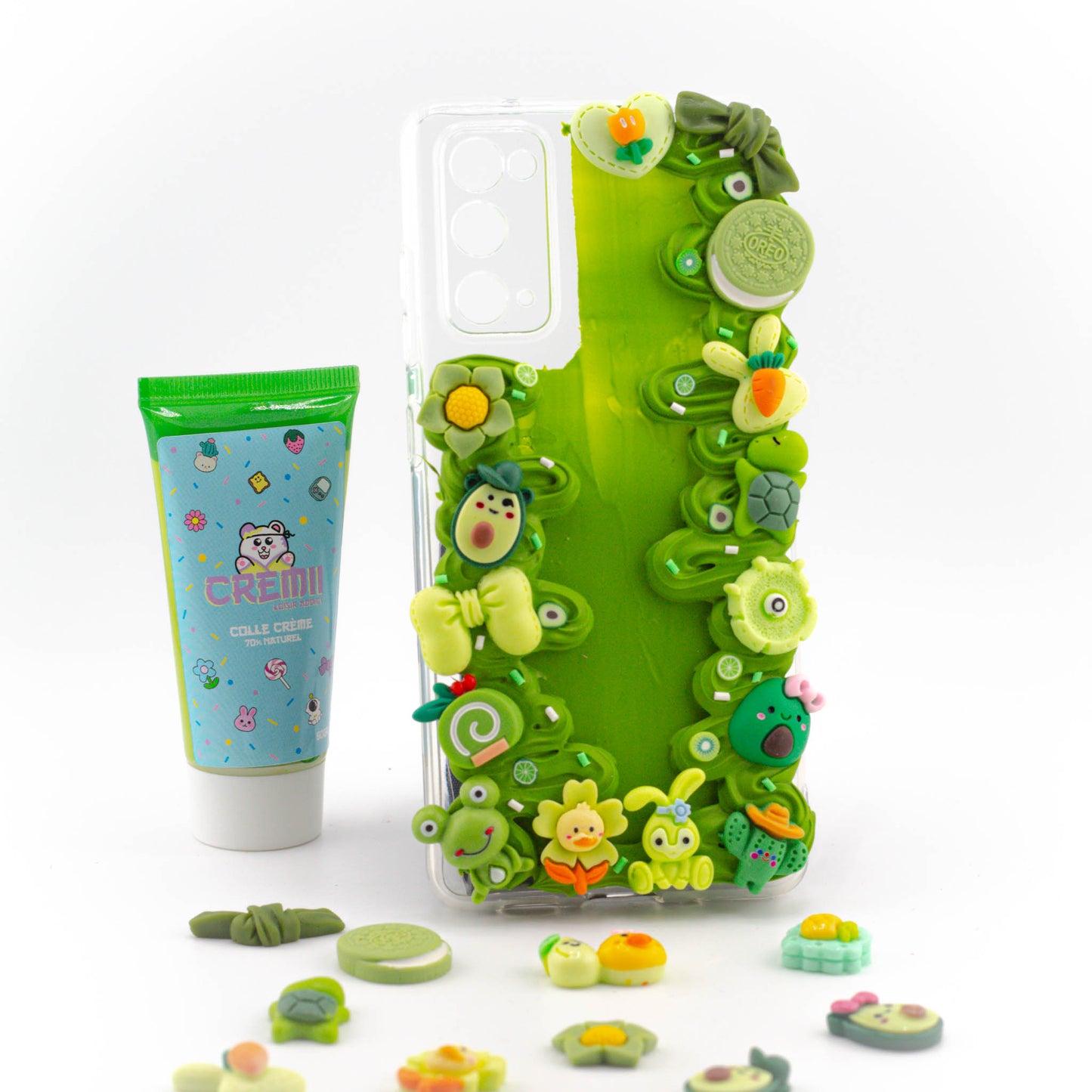 Kit DIY coque de téléphone parfum pomme – décoration kawaii verte avec crème parfumée, charms fruités et coques personnalisables